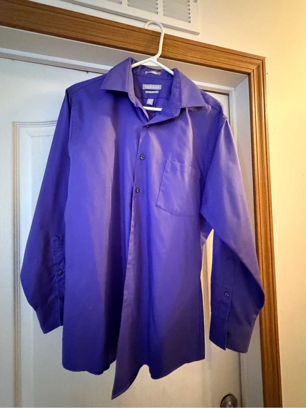 Van Heusen Men's Purple Long-Sleeve Dress Shirt